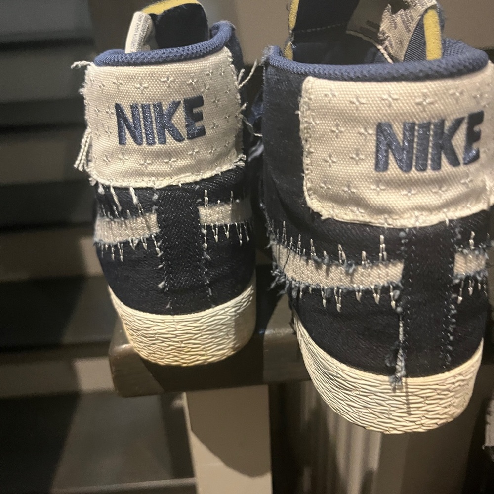 Nike - Picture 3 of 3